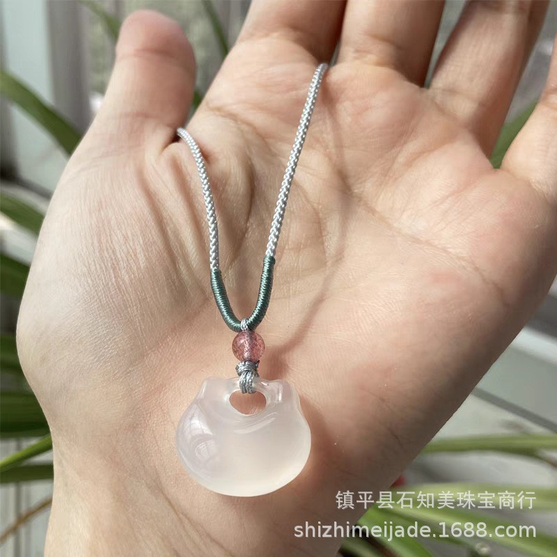 绳子随机配送 · 白玉髓元宝如意锁约21*19*7mm（小号）