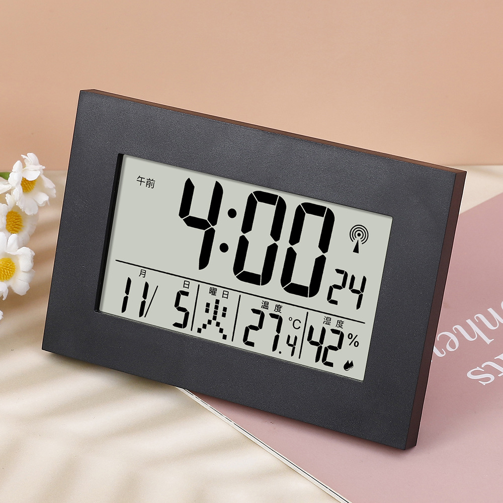 Automatic time-setting Japanese radio-controlled desktop silent snooze electronic alarm clock, LCD digital display clock, German radio-controlled