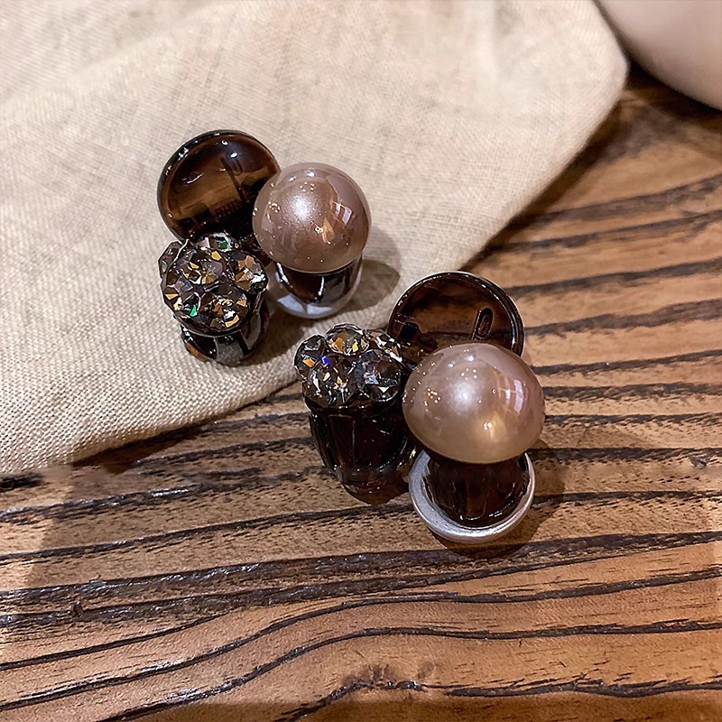 Delicate pearl small claw clip for women forehead side small clip 2025 new bangs clip rhinestone hair clip hair accessory