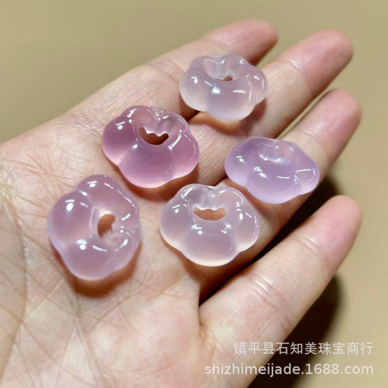 绳子随机配送 · 粉玉髓祥云锁（小号）约22*19mm
