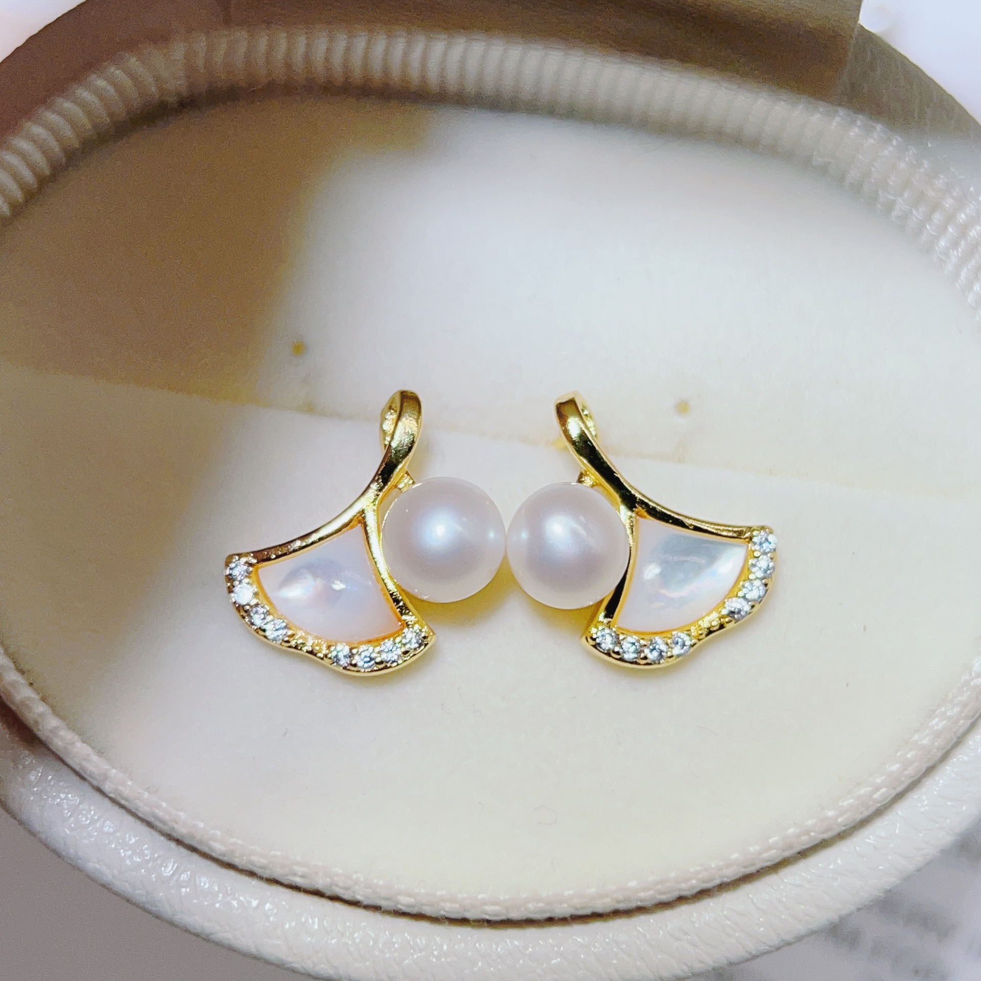 银色（不含珍珠） · P1506银杏叶贝母（6-7MM）