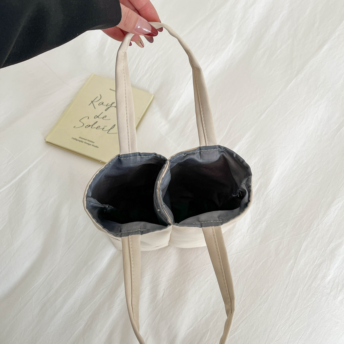 Simple Casual Canvas Bag Women 2025 New Large Capacity Handbag Niche Shoulder Commute Tote Bag