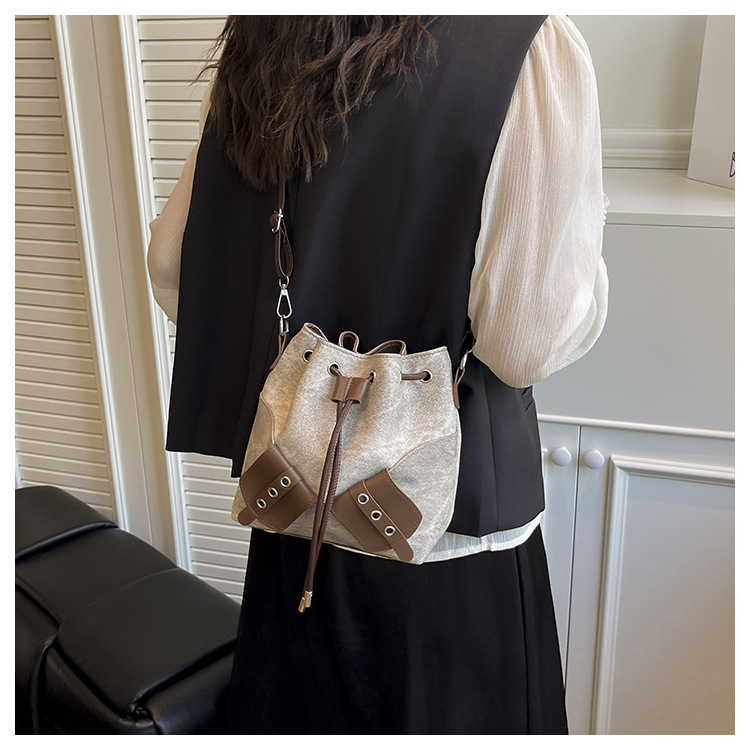 2026 Bucket Bag Women New Single Shoulder Bag Niche Commuter Crossbody Bag