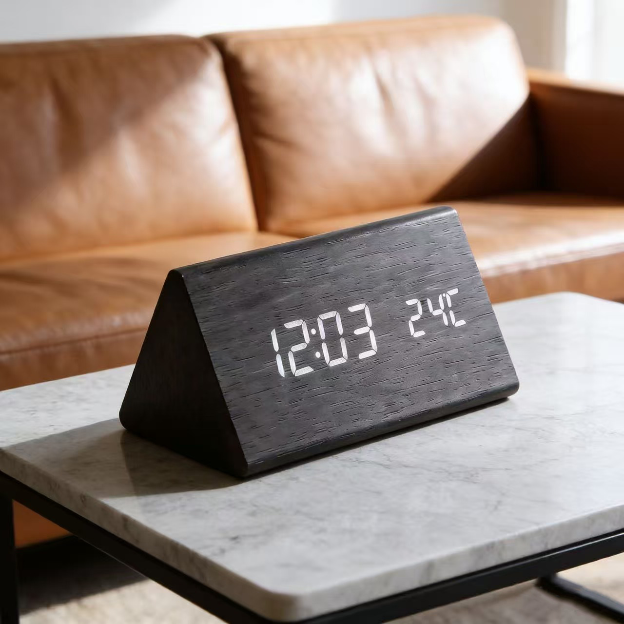 Voice-controlled minimalist wooden office silent multifunctional electronic clock with temperature display, plug-in power, student alarm