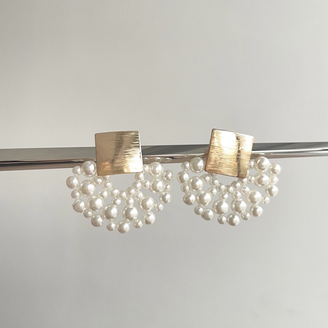 Hollow Imitation Pearl Fan Shape Metal Brushed Texture Earrings Stud Earrings Women