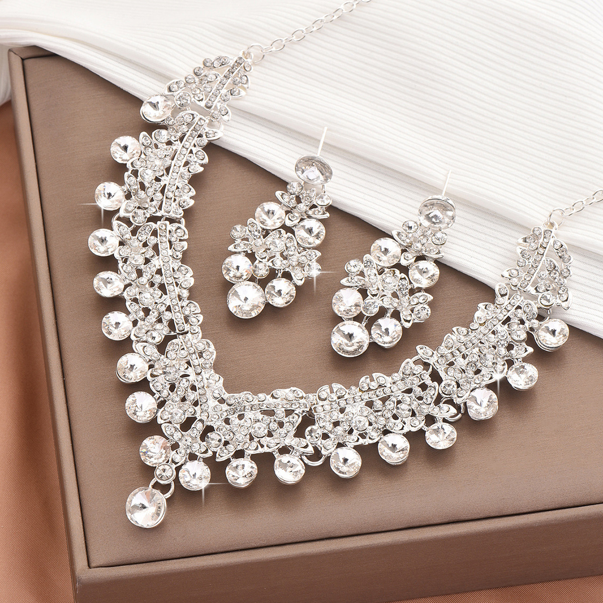 Bride Accessories Necklace Earrings Two-Piece Jewelry Set