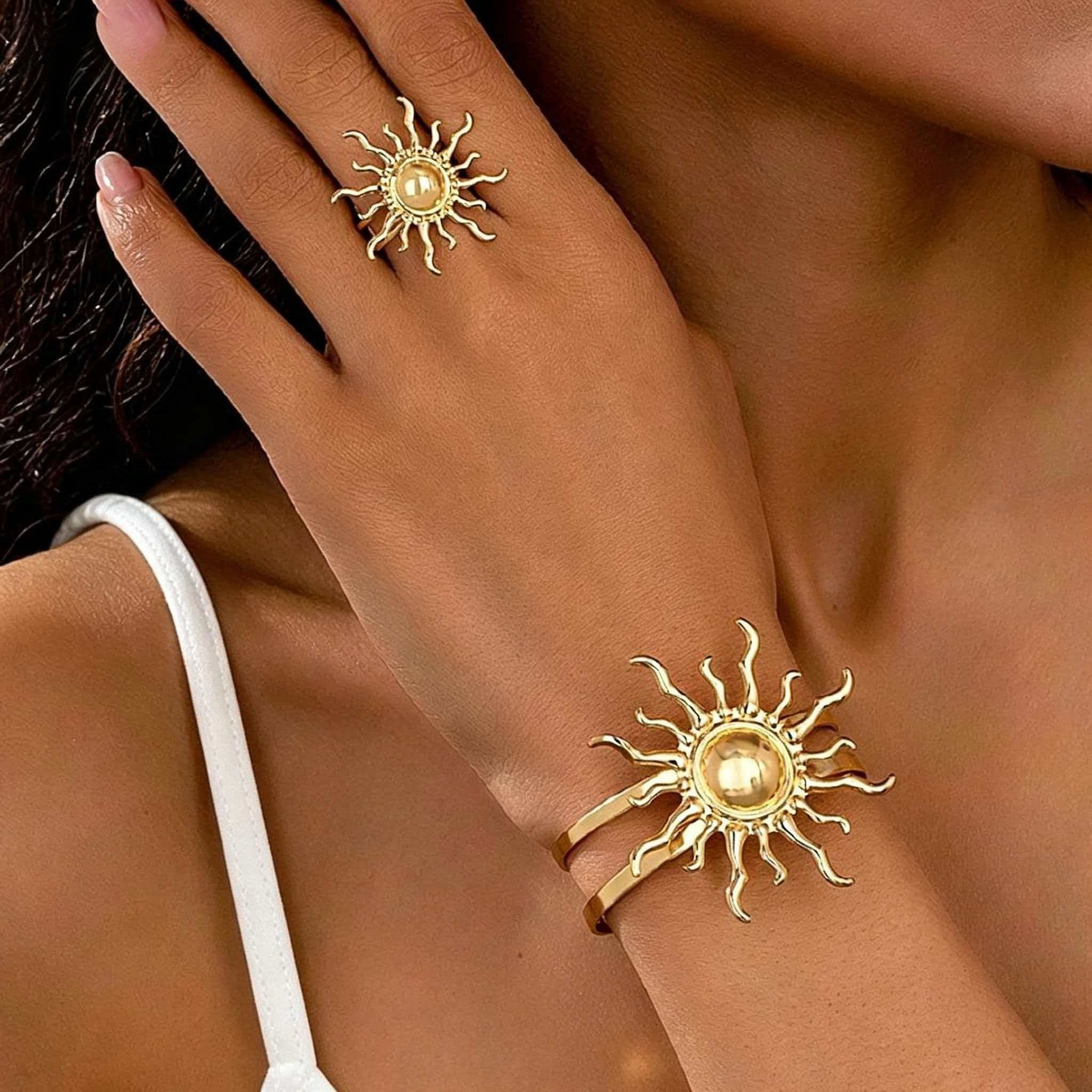 Sunflower Flame Pendant Necklace Niche Stacking Sun Collarbone Chain
