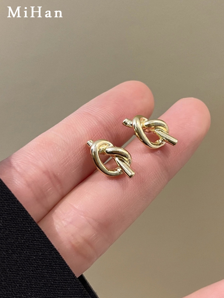 S925 silver needle knot design ear studs simple hollow earrings small new ear accessories 6288