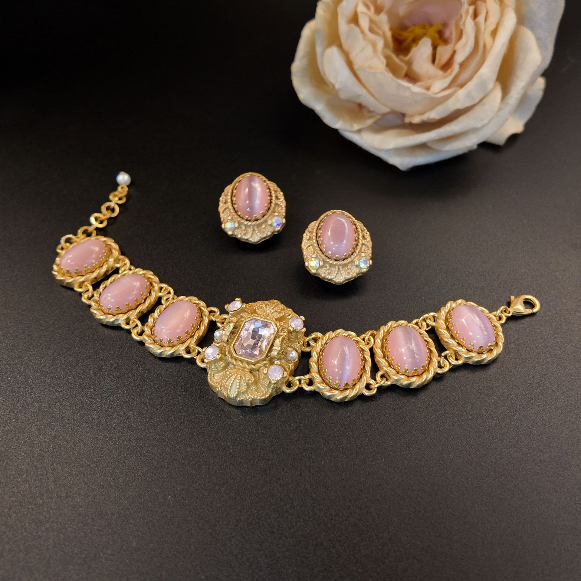 Pink cat's eye palace style lace bottom rhinestone earring woven texture necklace women's accessories