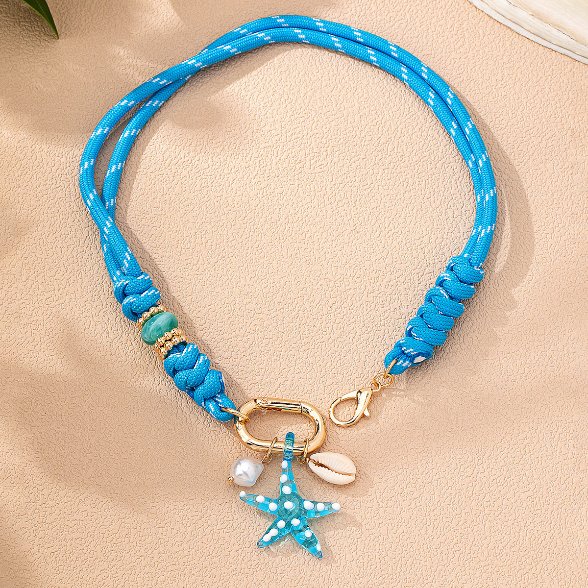 Qingdao Daiwei Accessories Bohemian Small Fish Shell Pendant Braided Rope Necklace, Suitable for Women's Vacation Wear
