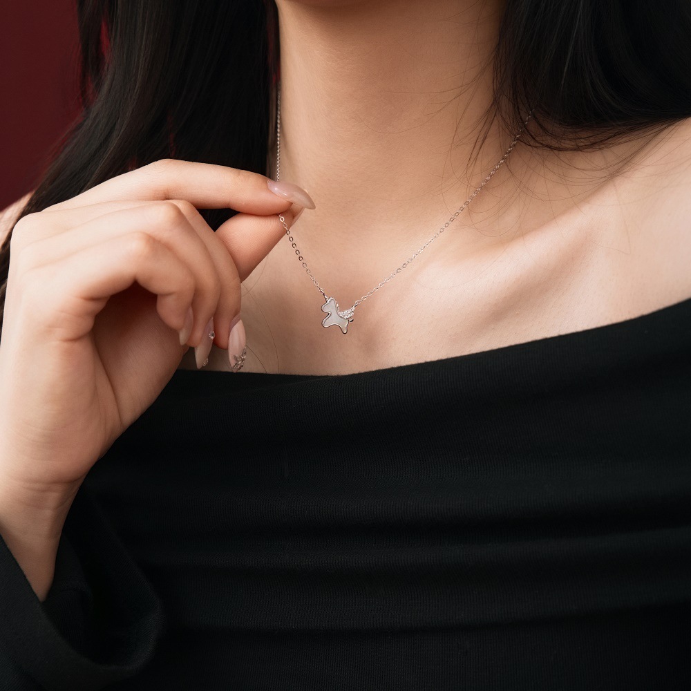 S925 sterling silver necklace for women, small horse shape delicate white mother-of-pearl small pendant sweater chain women's neck accessories