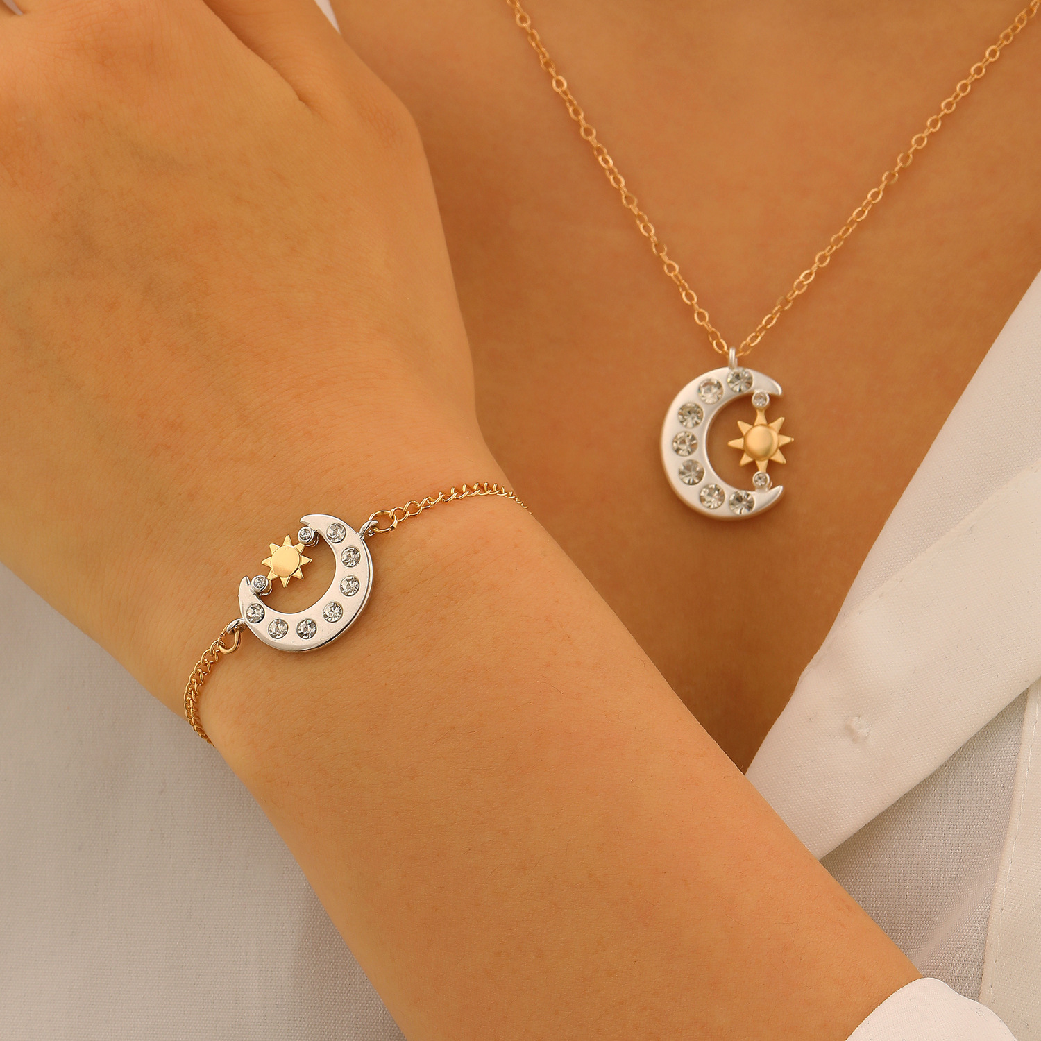 Luxurious Diamond Star Moon Pendant Necklace Festival Women's Clothing Matching Star Moon Collarbone Chain