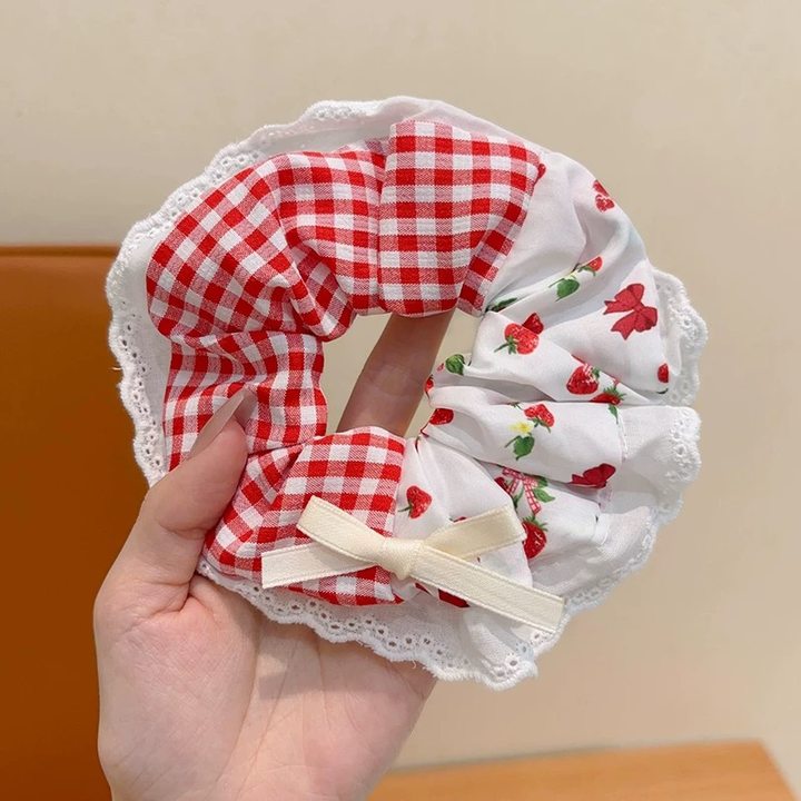 69#红色格纹草莓印花拼接蕾丝花边约13cm