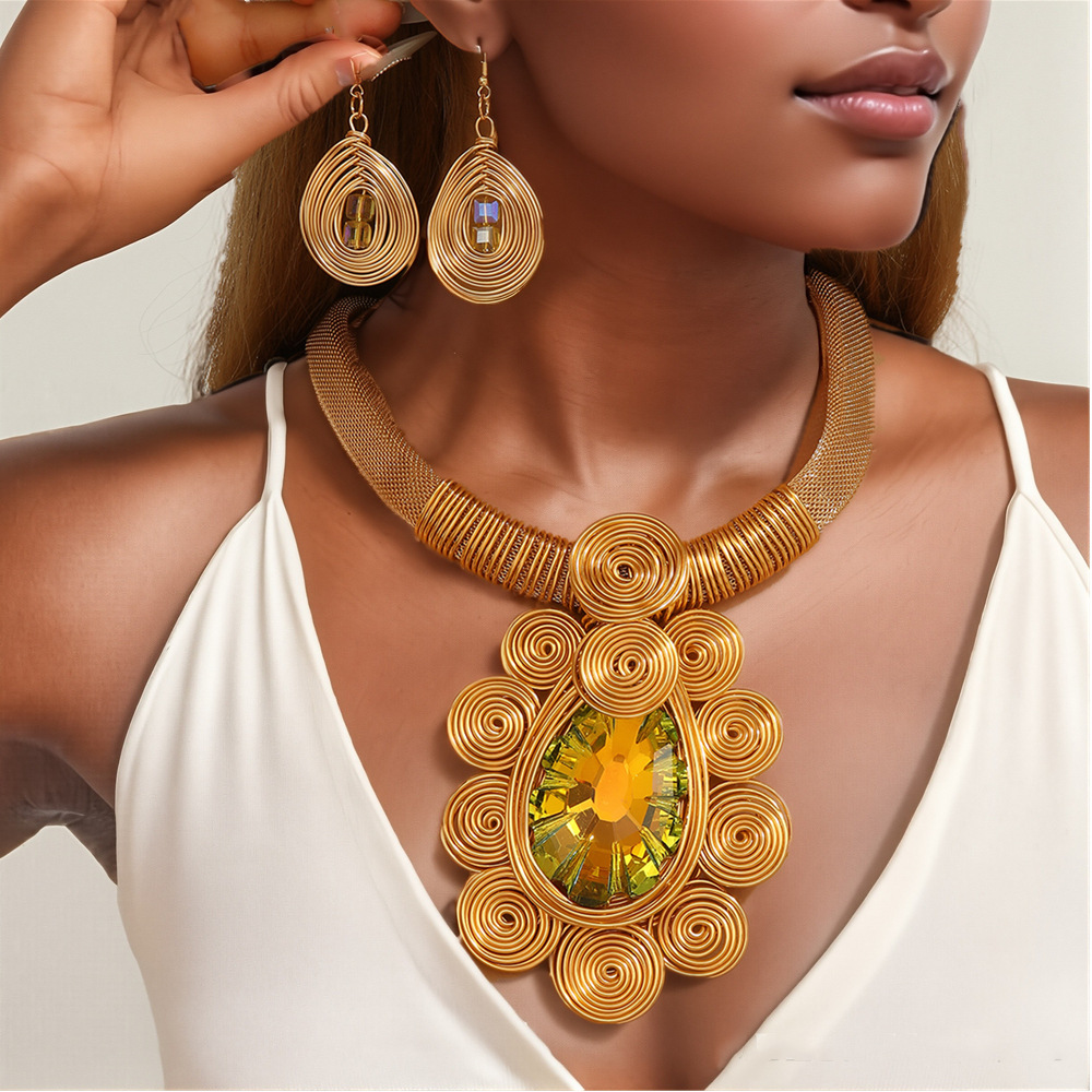 New bohemian exaggerated necklace and earring set banquet accessories necklace