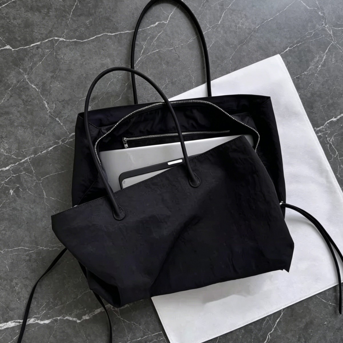 2026 Spring/Summer New Niche Contrast Lightweight Travel Nylon Tote Bag Multi-Compartment Large Capacity Single Shoulder Bag Women