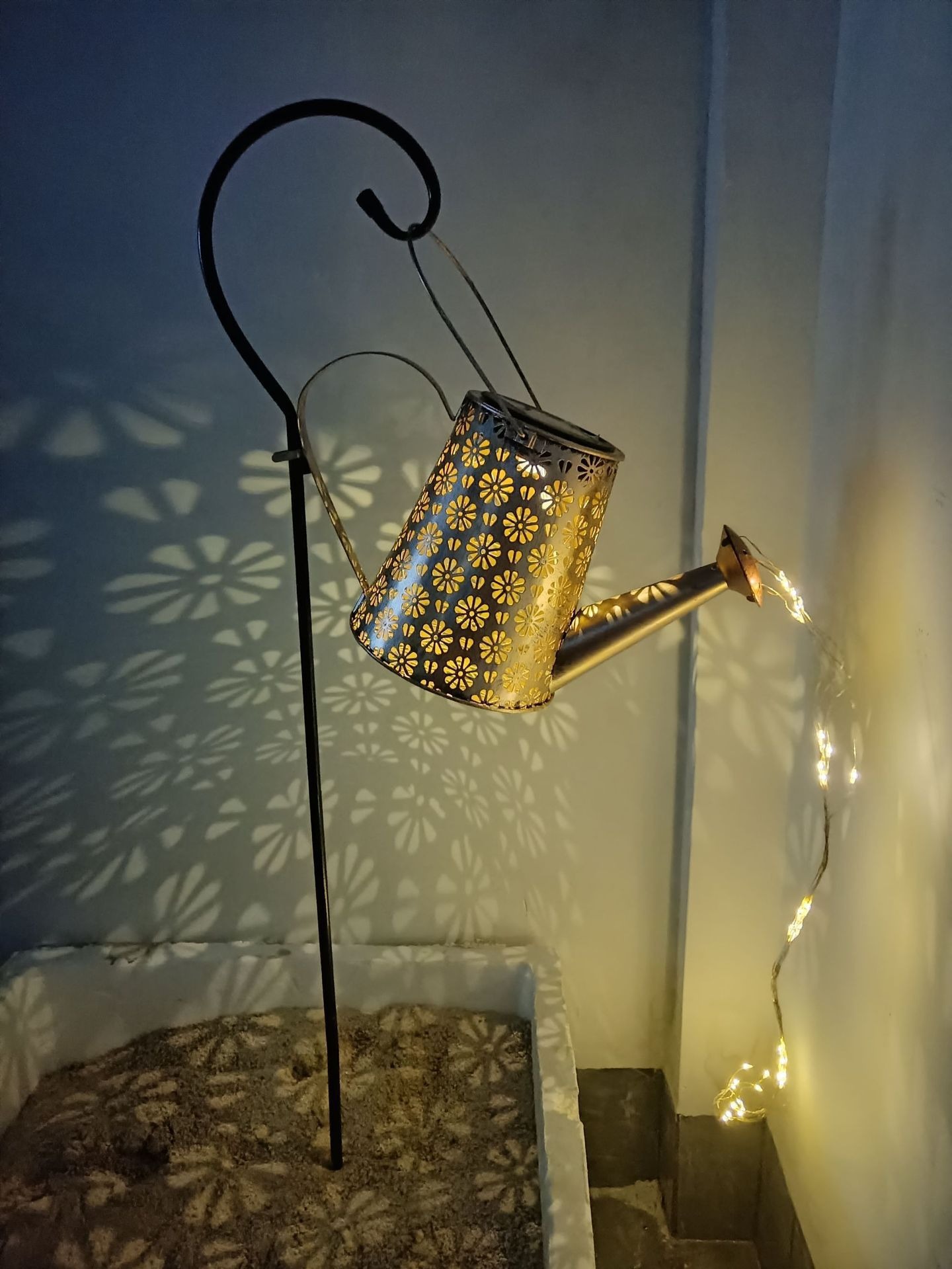 New Solar Kettle Light Iron Art Waterfall Light Garden Landscape Outdoor Decorative Courtyard Light