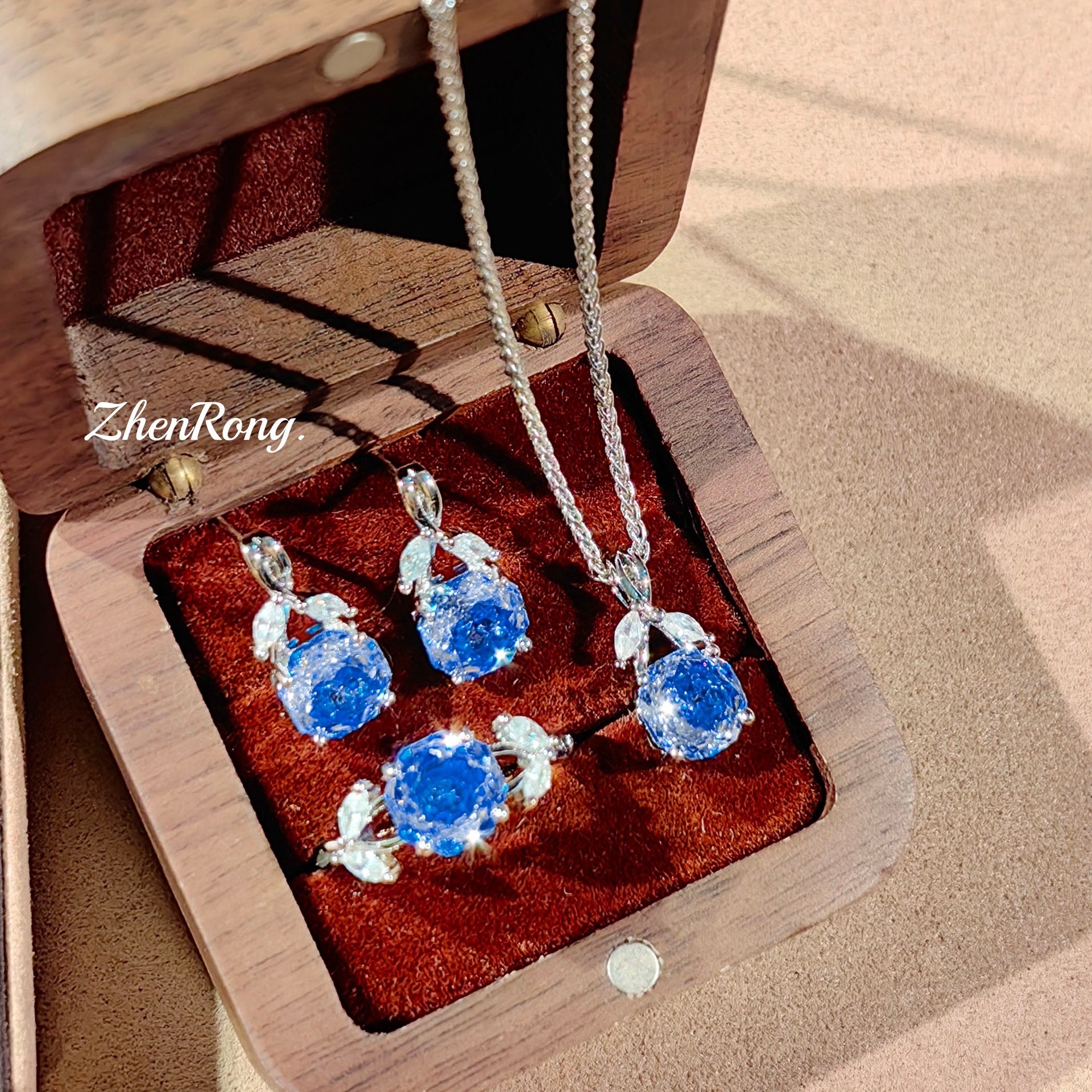 Octagonal millennium rose cut Klein blue necklace pendant inlaid rose red high carbon diamond earrings炫彩 yellow ring women