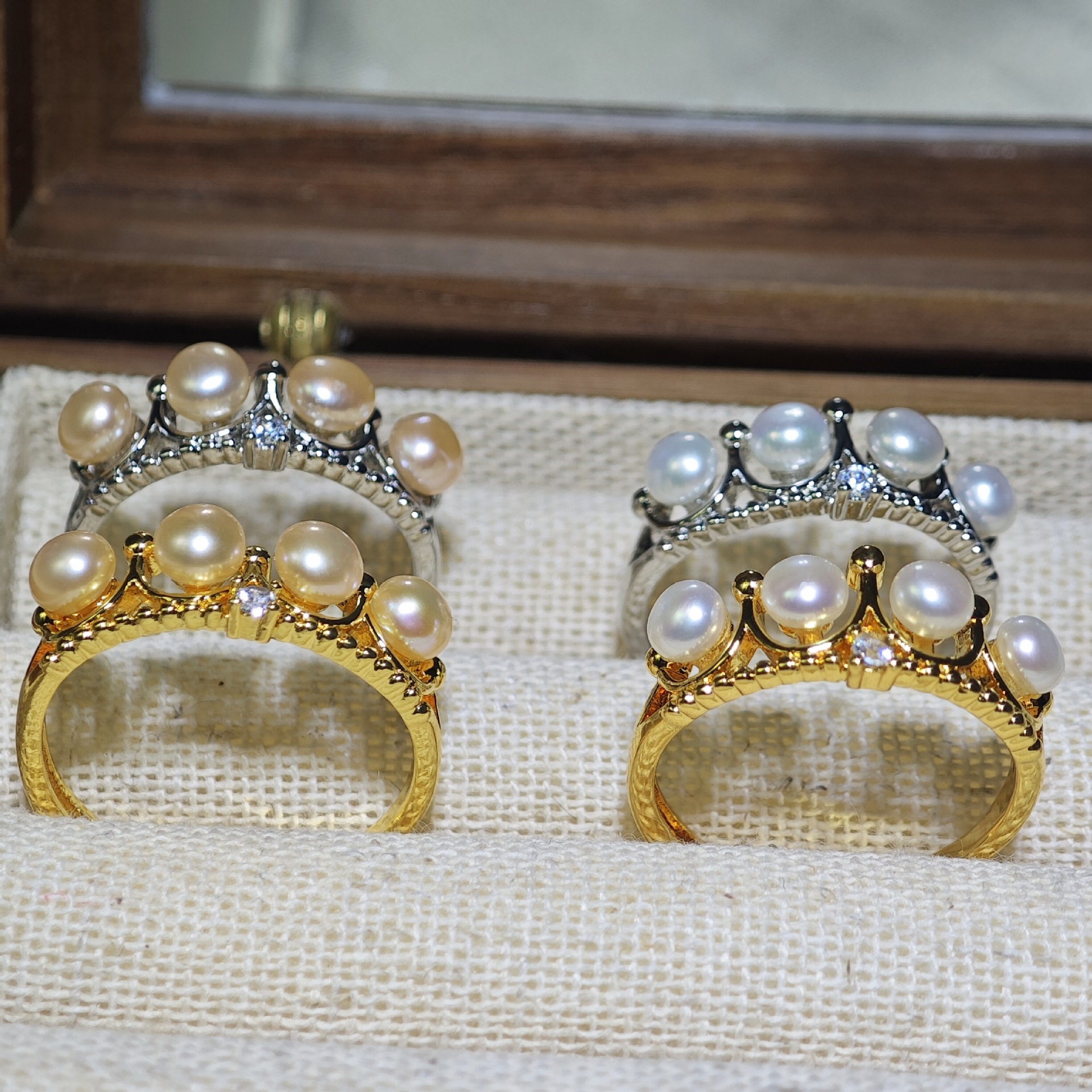 金色拖+白珍珠 · 四珠皇冠 53