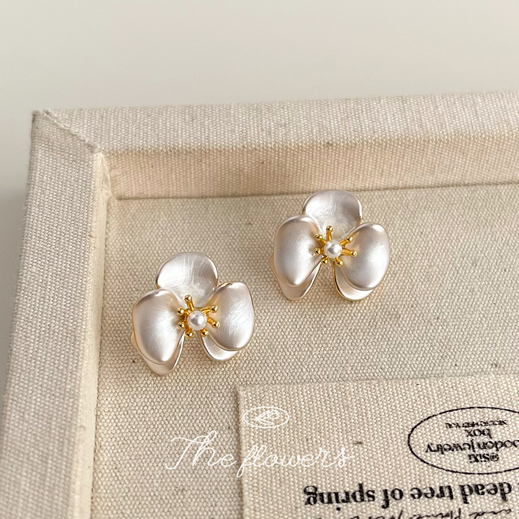 Three-dimensional butterfly orchid flower plated 14K new earrings for women, commuting elegant 2025 earrings
