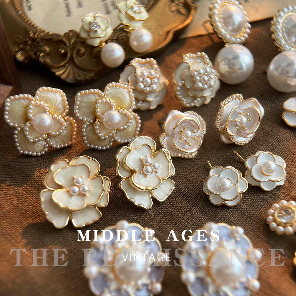 Vintage Light Retro Pearl Flower Collection Earrings Enamel Drop Oil Court Style Ear Studs Ear Accessories