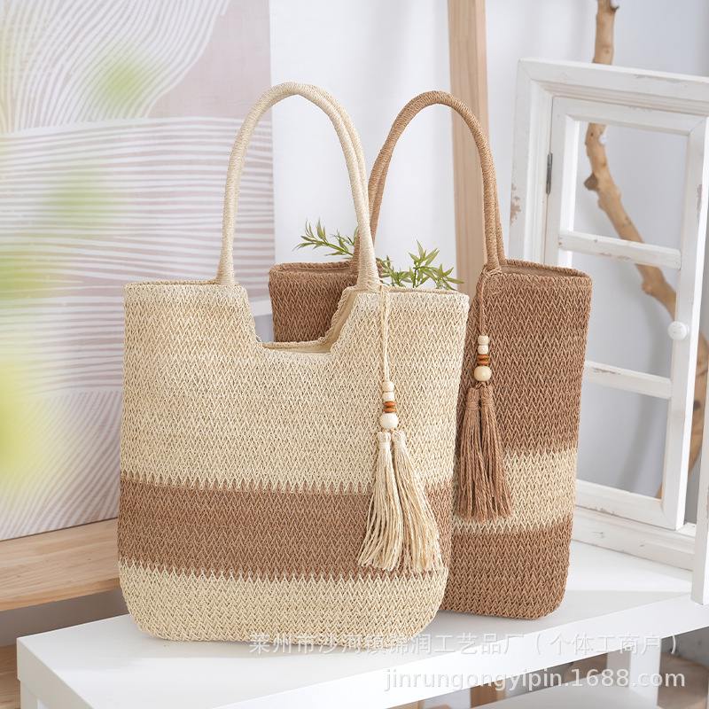 New Chinese style machine-woven contrasting color straw shoulder bag, commuting tote bag, tassel pendant, handmade woven bag