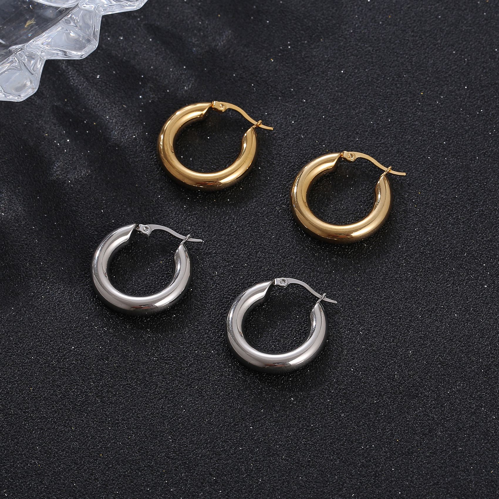 Simple 18K gold-plated hoop earrings for women, geometric stainless steel accessories