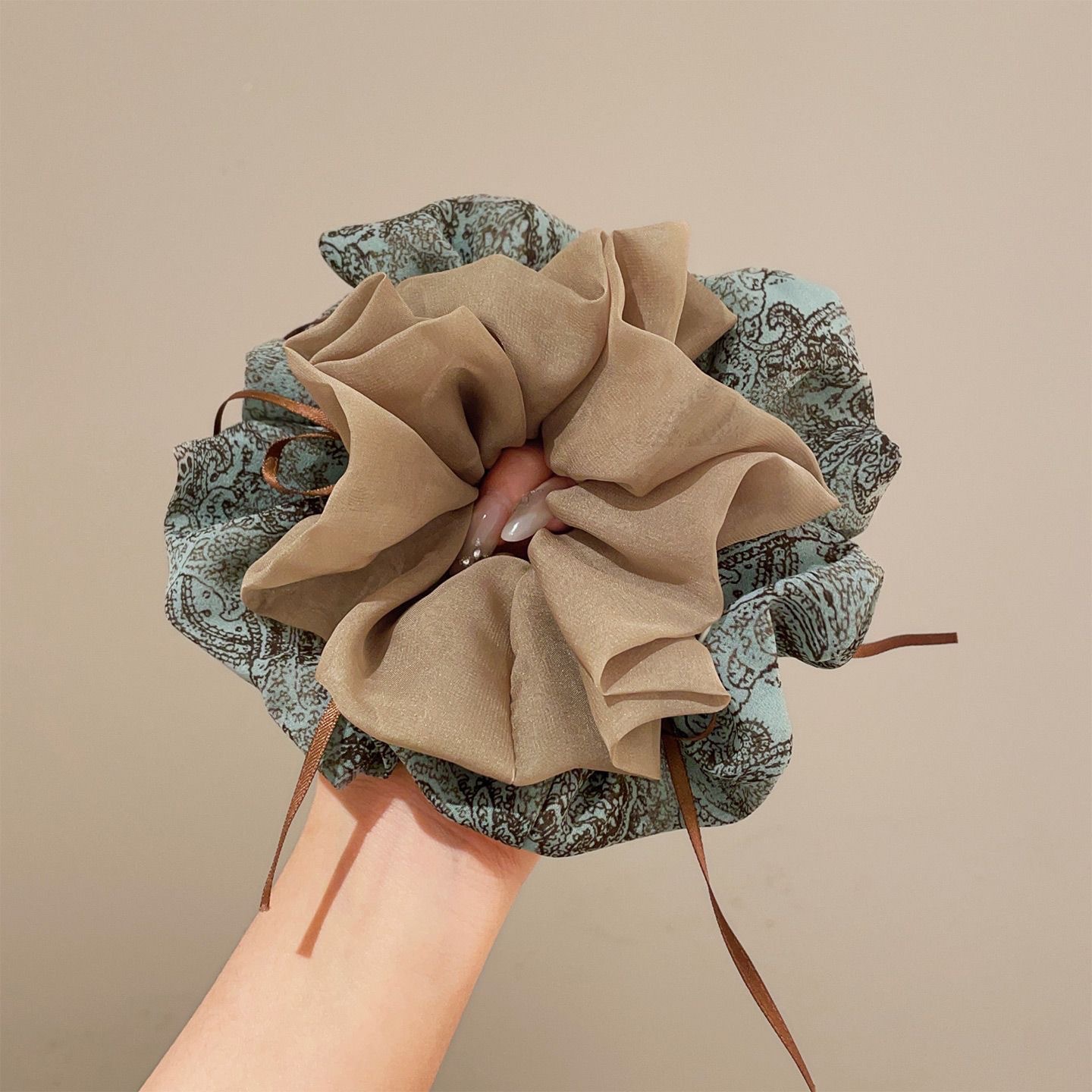 Heavy craft brown bow large hair scrunchie for women super texture ponytail bun hair tie elastic