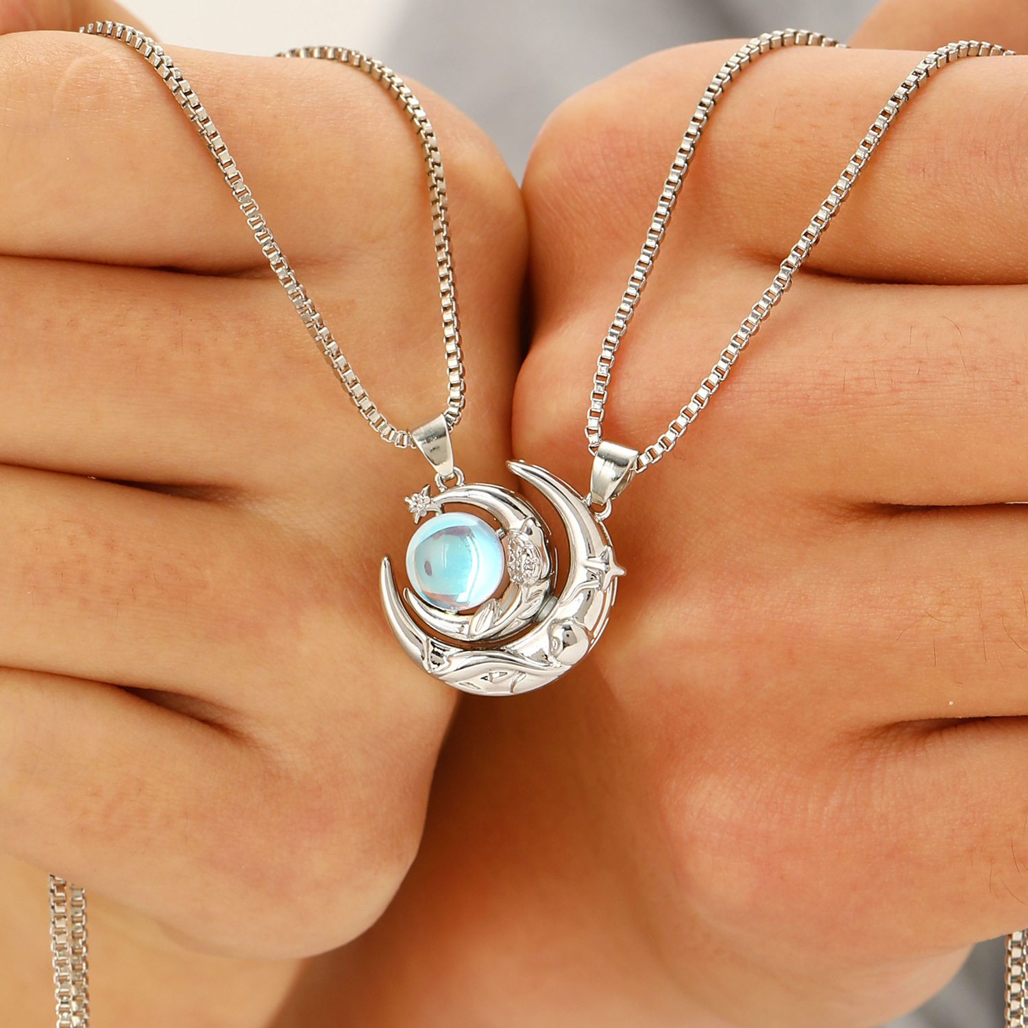 New Moon Sun Couple Necklace Magnetic Sun Moon Collarbone Chain Valentine's Day Gift for Men and Women