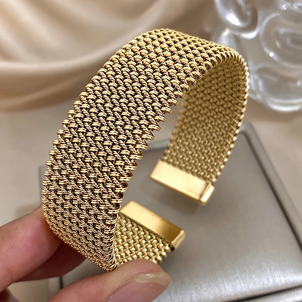Vacuum plated 18k dense line embossed titanium steel bracelet women couple jewelry