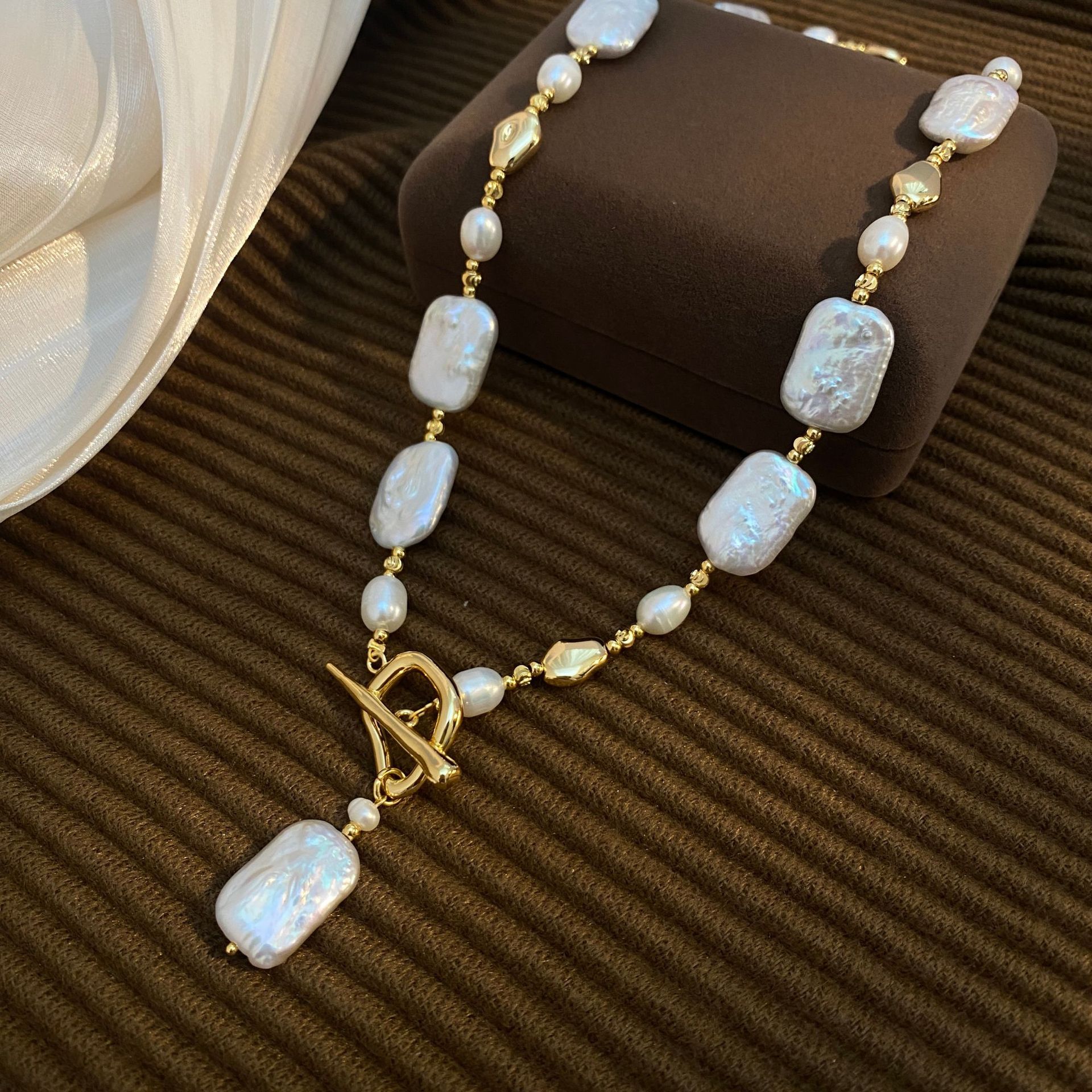 Baroque natural freshwater pearl necklace, exquisite gift accessory, baroque pendant