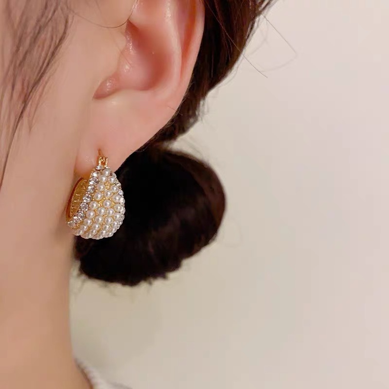 2023 New Pearl Diamond Inlaid Oval Pendant Earrings for Women, Celebrity Style Niche Earrings