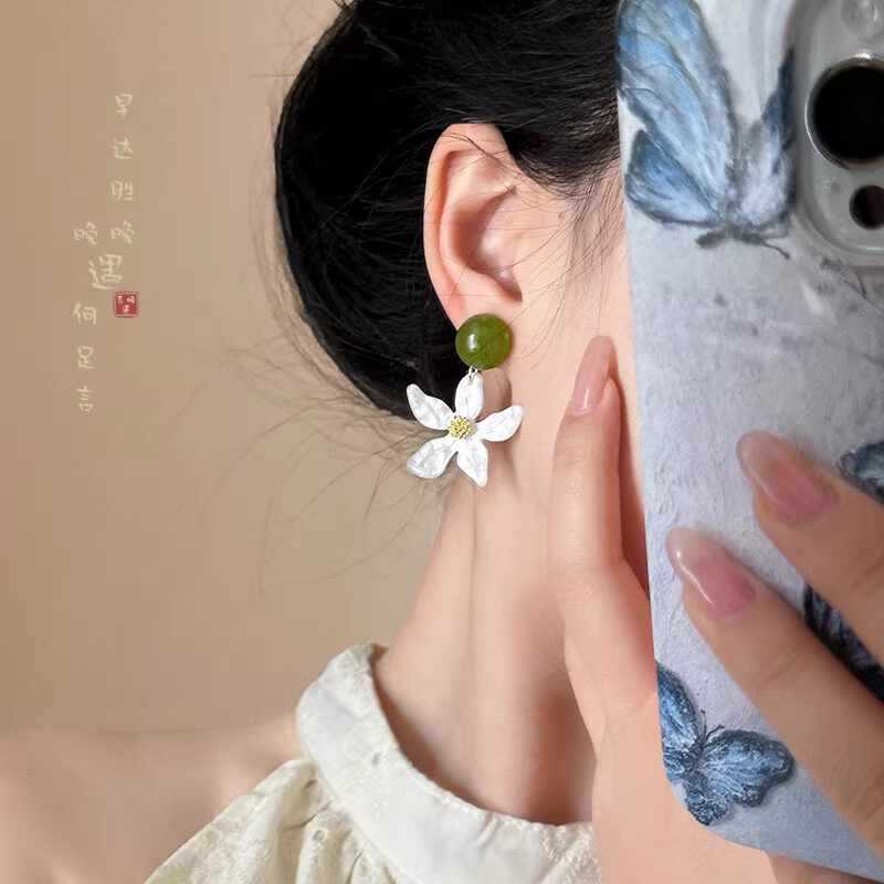 Summer Fresh Green Shell Flower Tassel Stud Earrings for Women Seaside Vacation Style Earrings Beautiful Oxygen Feeling Ear Accessories
