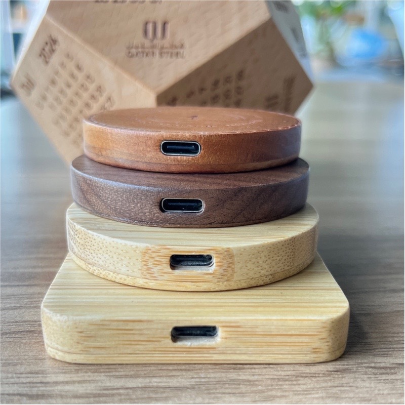 Round square bamboo wood magnetic 15W wireless charger for Apple magnetic wireless charger