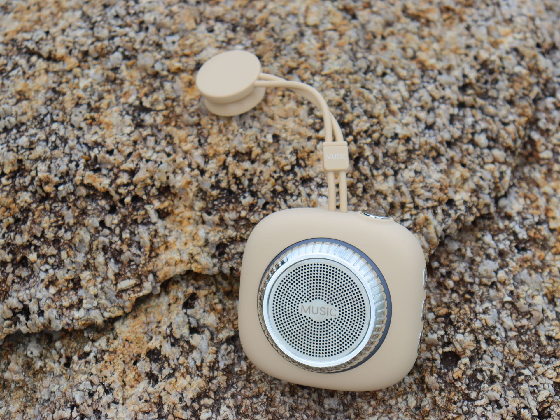 Bathroom waterproof suction cup small speaker, outdoor mini portable colorful light wireless gift speaker camera