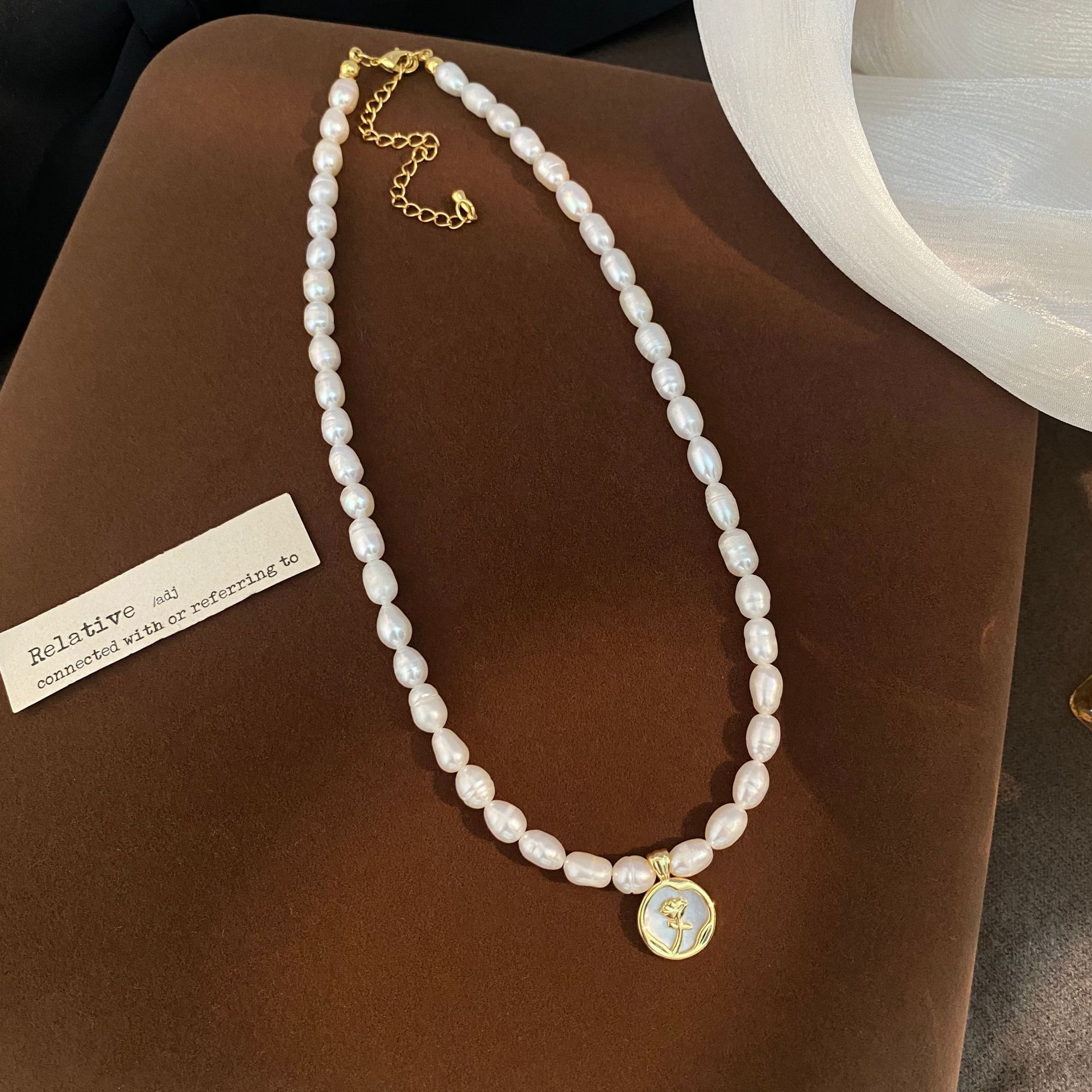 Natural pearl necklace for women, elegant collarbone chain with small rice pearls, vintage style
