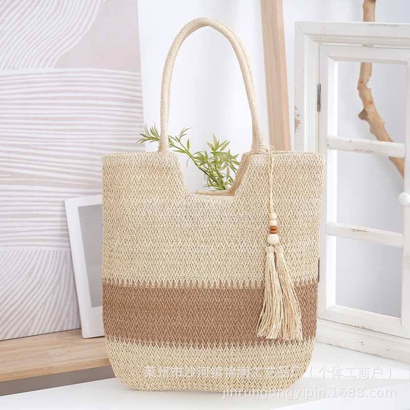 New Chinese style machine-woven contrasting color straw shoulder bag, commuting tote bag, tassel pendant, handmade woven bag
