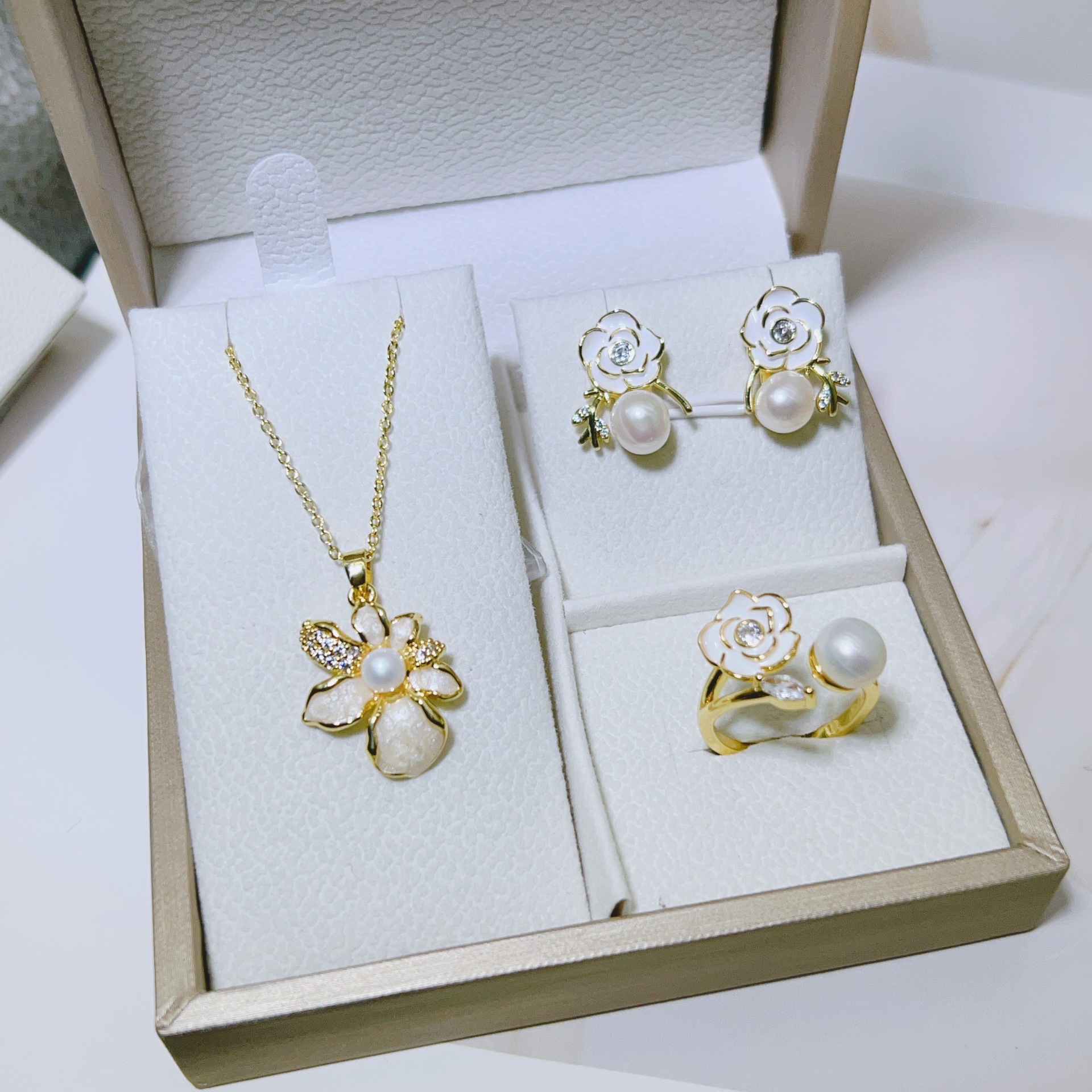 Zhuji Pearl Gold-Plated Summer New Pearl Set Natural Freshwater Pearl Cute Little Animal Earrings Necklace