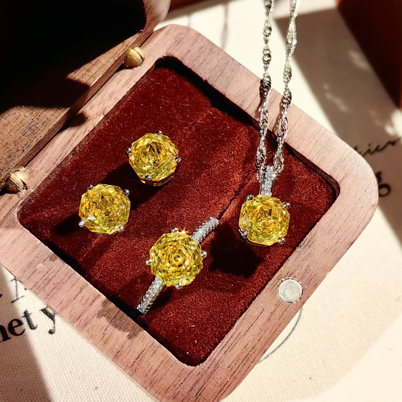 Octagonal millennium rose cut Paraiba necklace pendant inlaid high carbon diamond炫彩 diamond earrings yellow diamond ring women