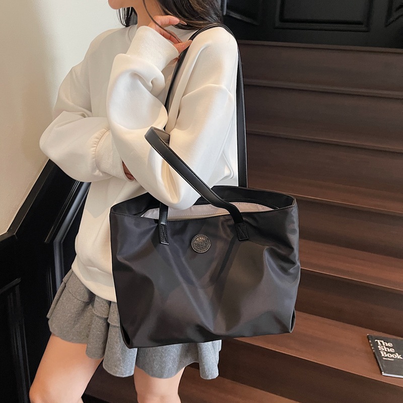2026 Sense Oxford Cloth Bag Women Solid Color Large Capacity Tote Bag Niche Commute Shoulder Bag