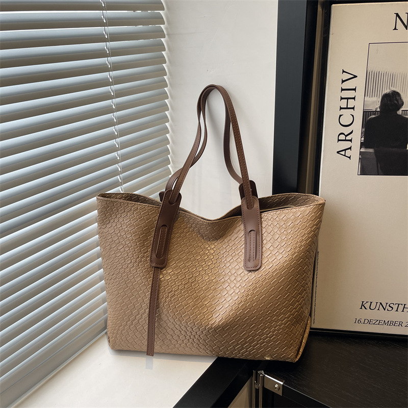 Large capacity underarm bag women 2026 new tote bag woven simple single shoulder bag