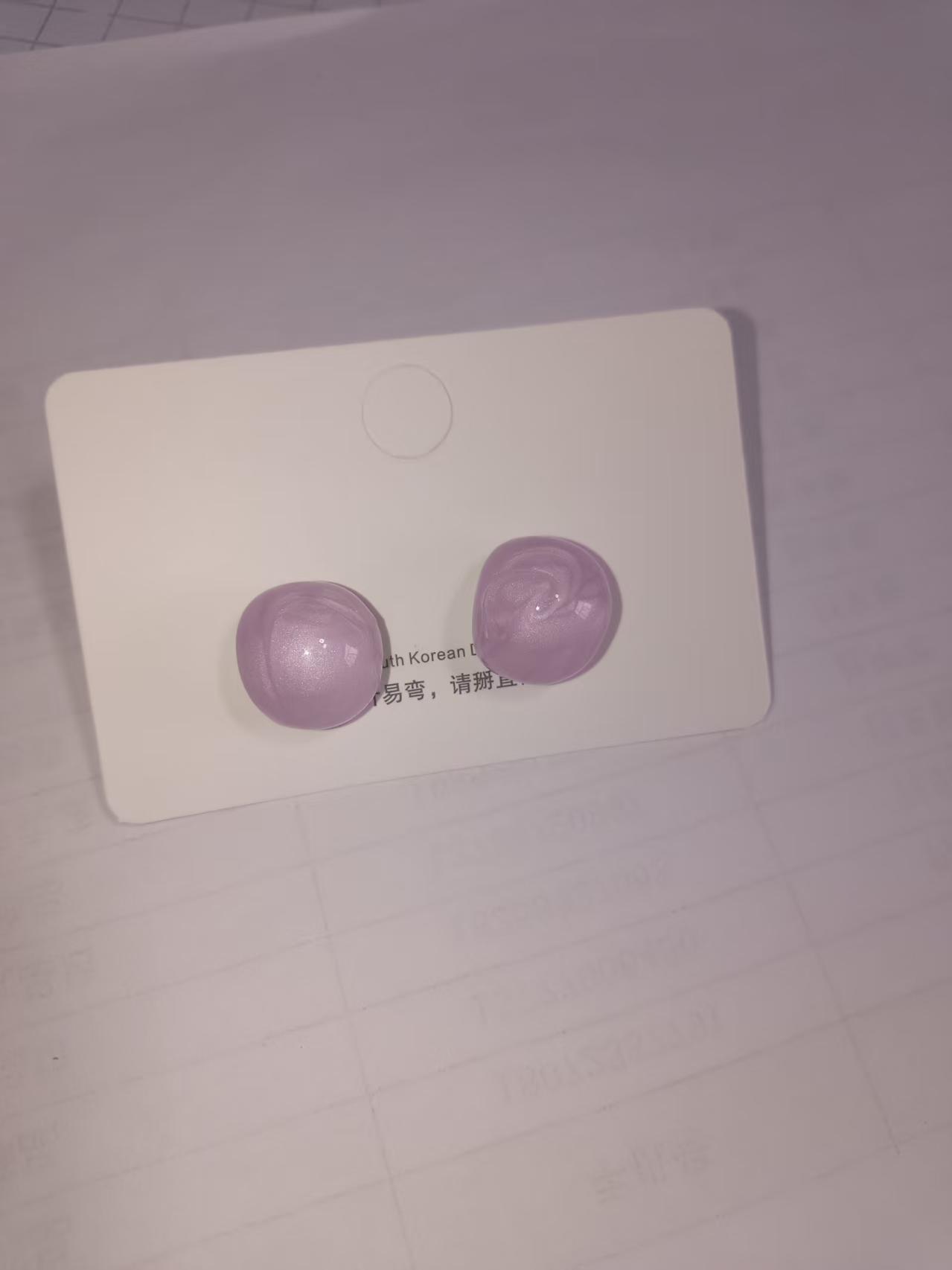 Gentle Small Cream White C-Shaped Bean Stud Earrings for Women Simple Ear Accessories