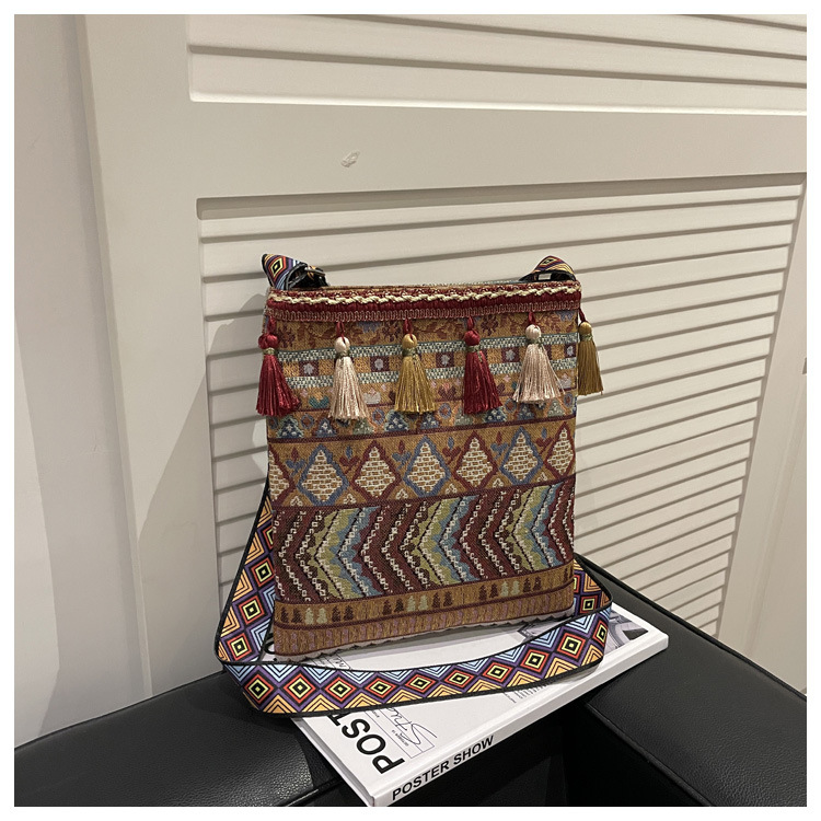 Ethnic Style Fringe Crossbody Bag Women 2026 New Bohemian Style Single Shoulder Handbag
