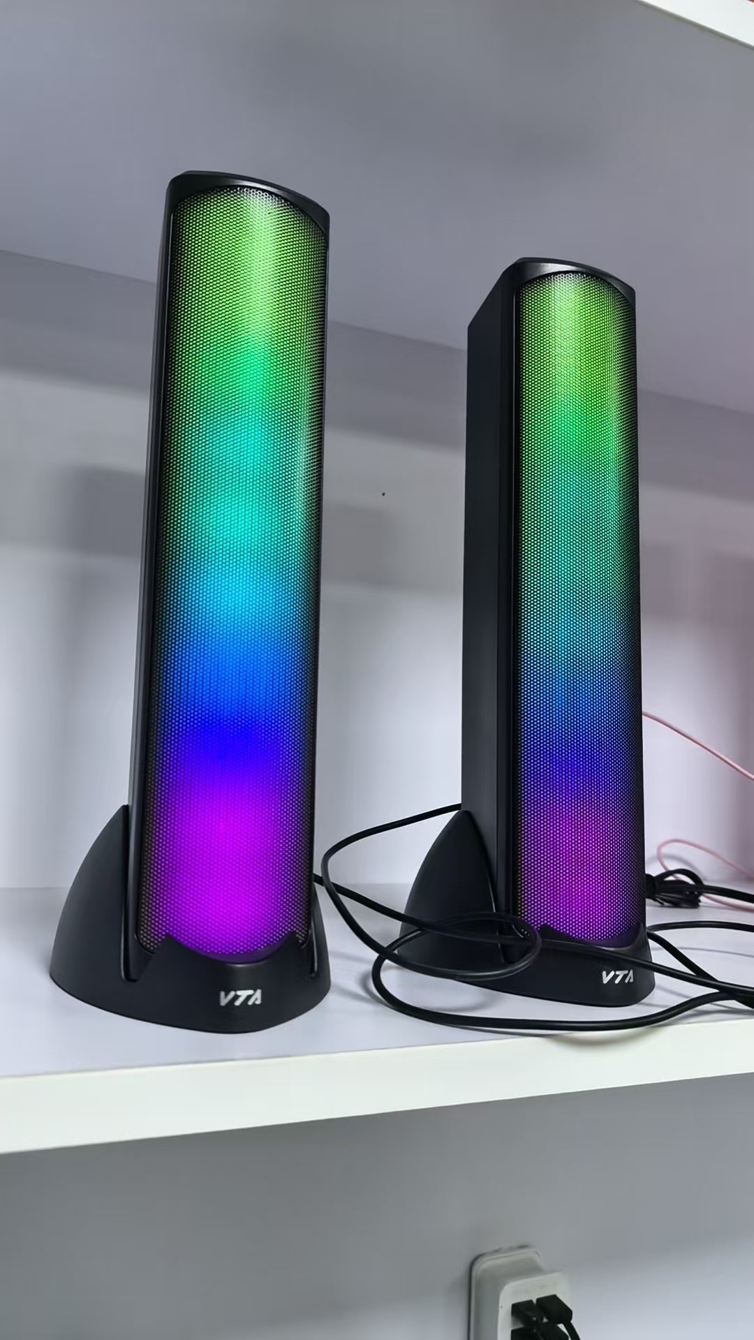 Single USB desktop gaming speaker with Bluetooth, export, RGB colorful light vertical computer speaker, fast shipping