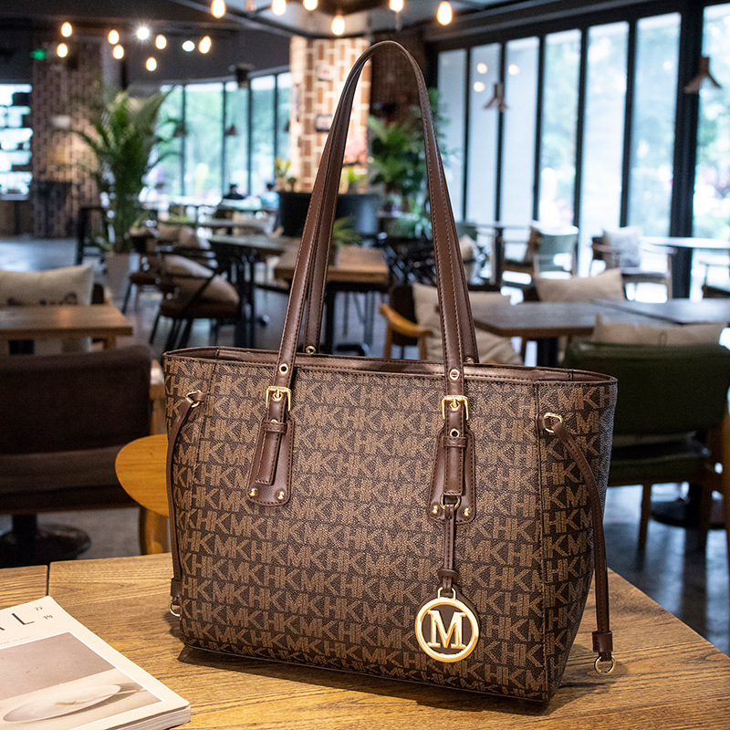 Women's bag 2026 new casual single shoulder bag letter underarm bag large capacity women's bag bucket handbag