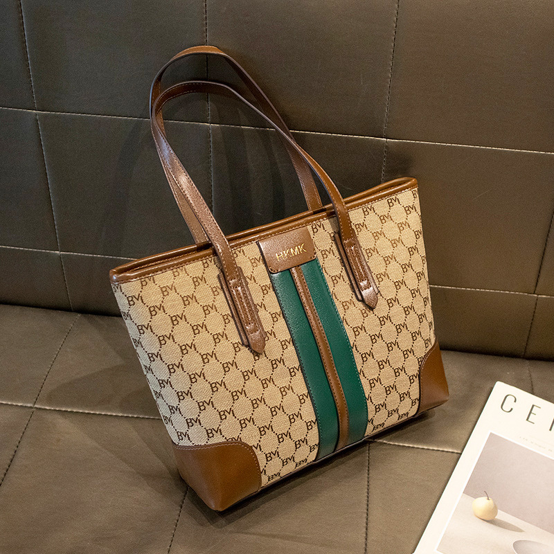 Tote bag women's 2026 new casual underarm bag women's bag lightweight handbag commuting large capacity single shoulder bag
