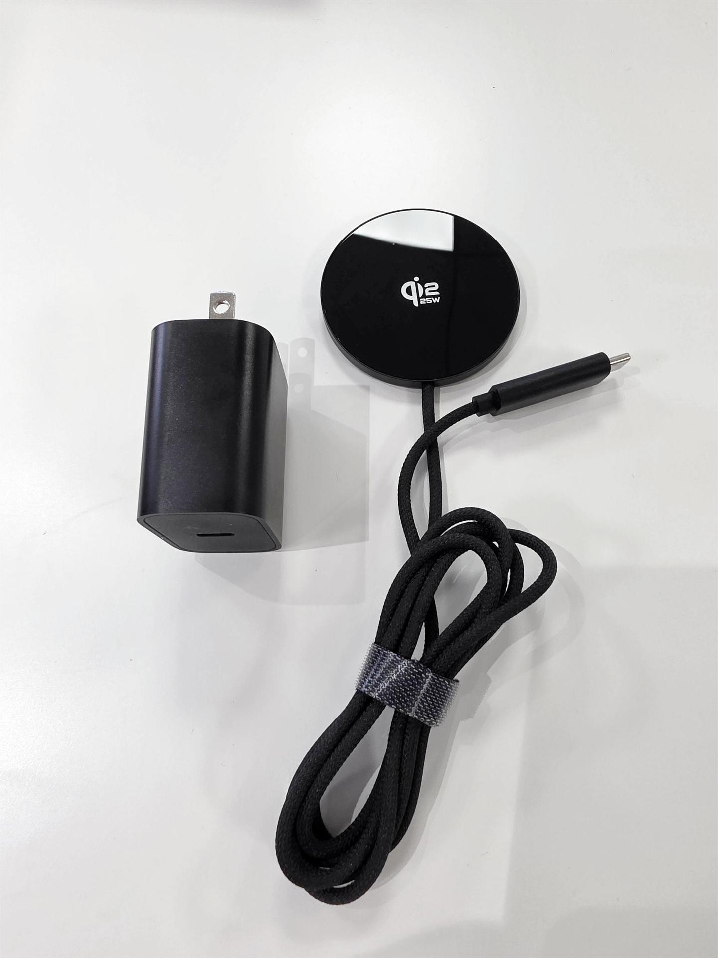 25W Qi2.2 Ultra-Thin Wireless Charger with PD30W PPS Adapter
