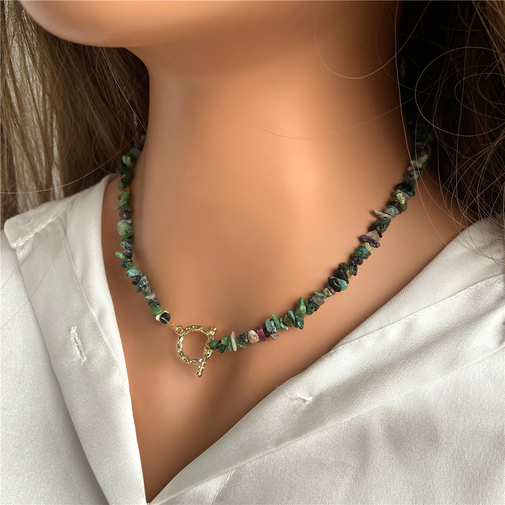 Crushed stone necklace for women irregular artificial stone beads OT clasp unisex necklace accessory