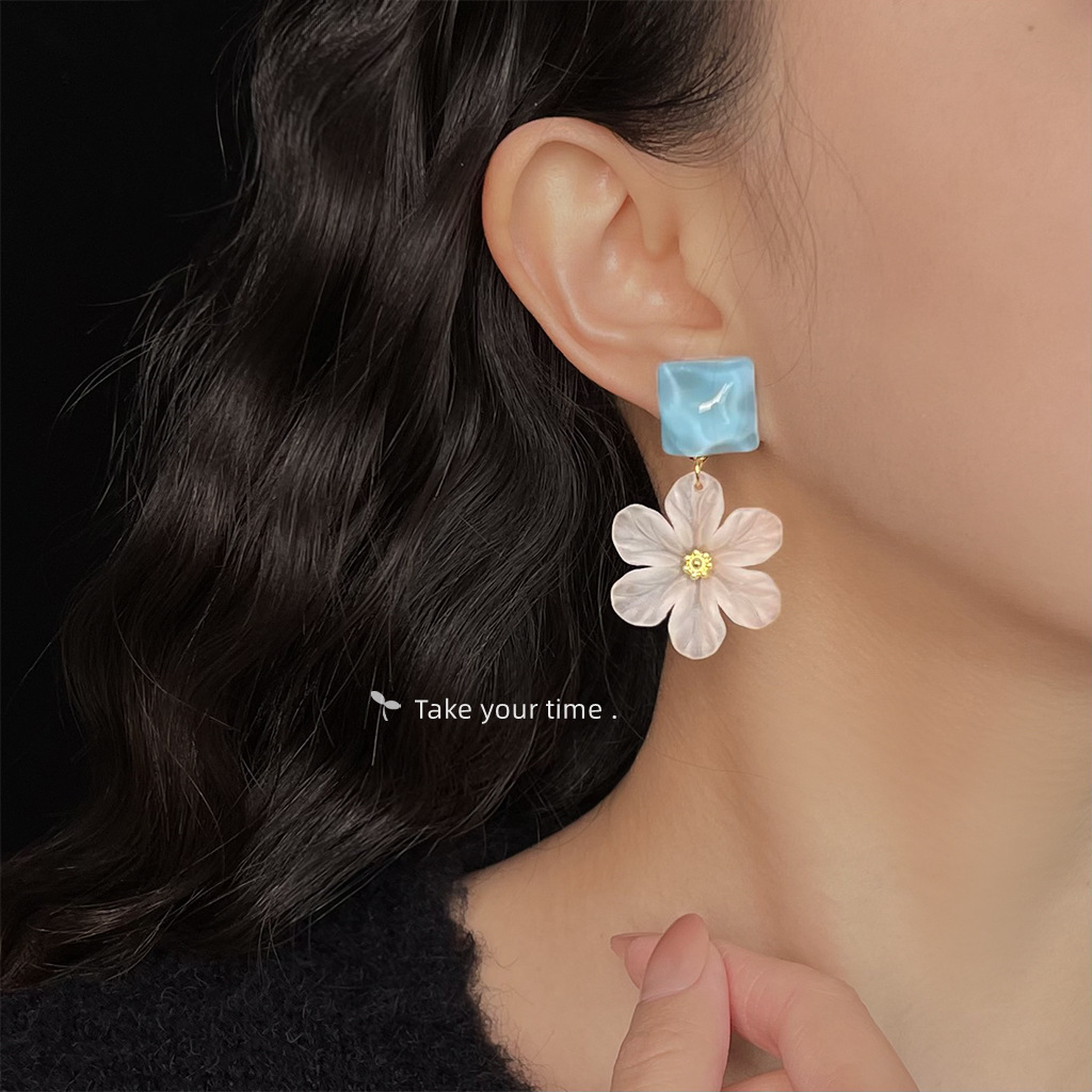 Summer new goddess elegant fresh sweet flower exaggerated earrings original design handmade earrings