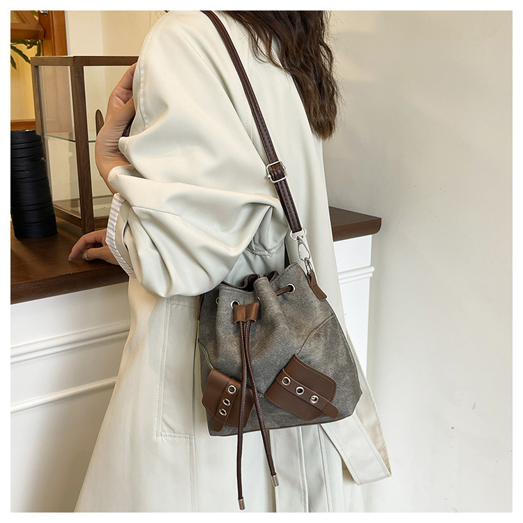2026 Bucket Bag Women New Single Shoulder Bag Niche Commuter Crossbody Bag