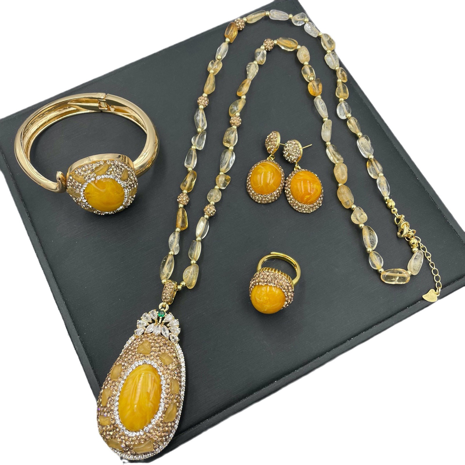 New Second-Generation Amber Inlaid Citrine Four-Piece Set Vintage Diamond-Inlaid Accessories
